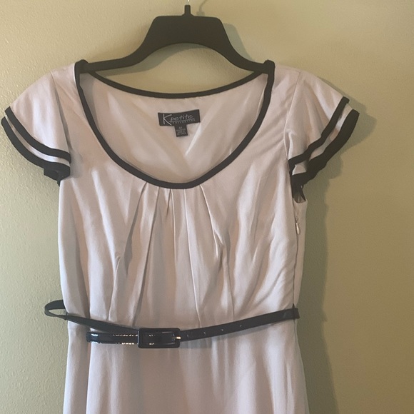 K Petite Collection Cream Dress W/Black Trim and Belt Lined & Pleated Size 4P - Picture 3 of 8